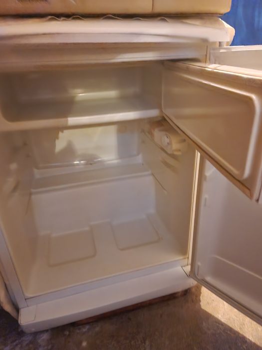 Холодильник офисный индезит