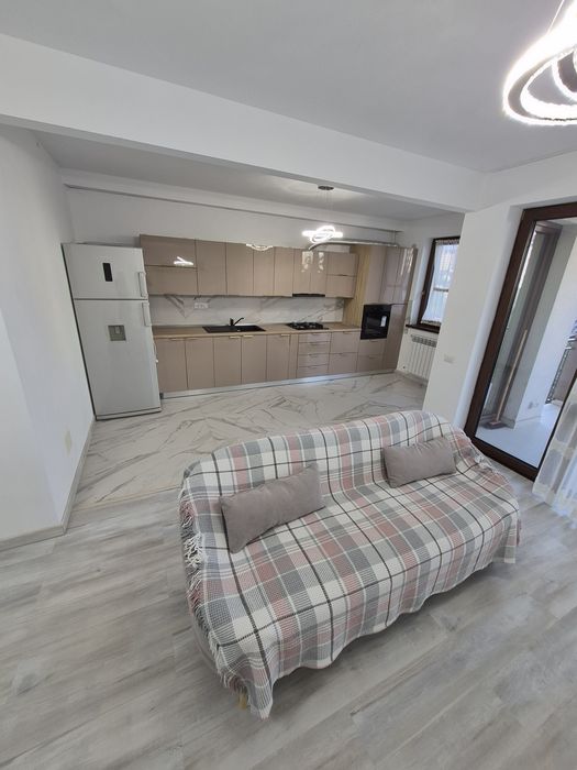 Apartament 3 camere de închiriat – Piatra Neamț, strada Mihai Stamatin