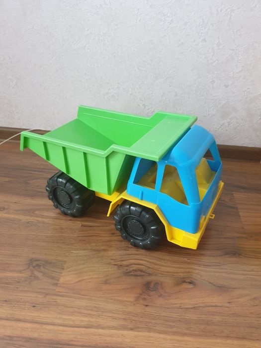Игрушки машинки для мальчика