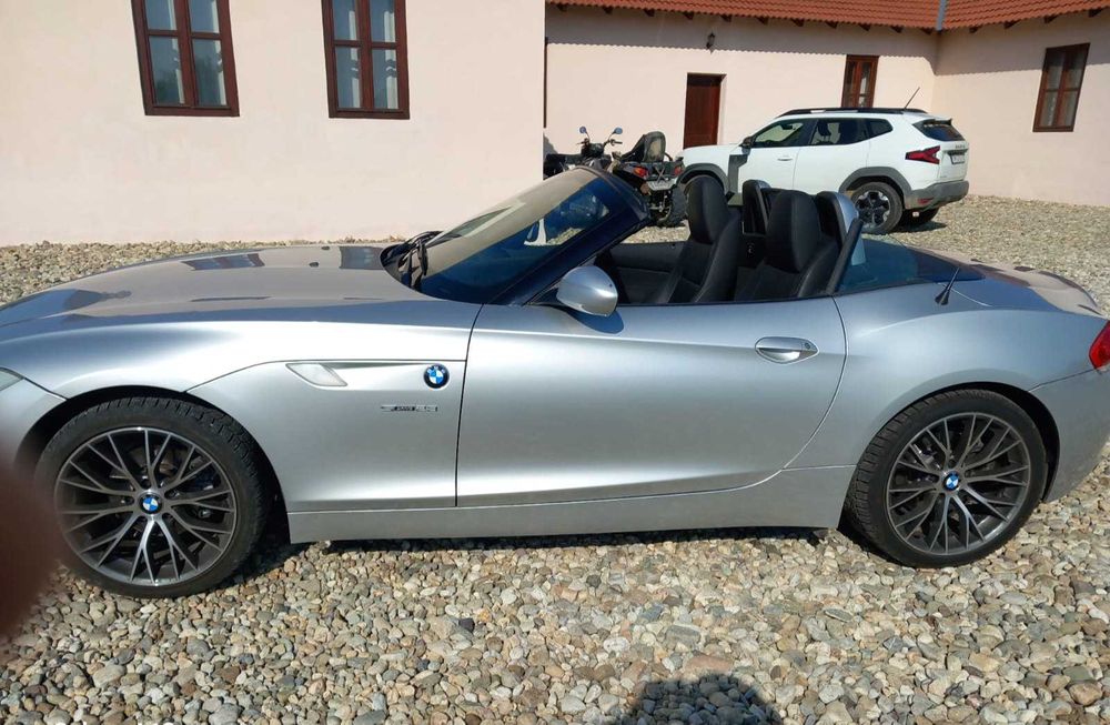 Vand auto BMW Z4 din 2012 ca nu nuoa,km 62000, 20.000.00 euro. Mai multe in detalii in privat