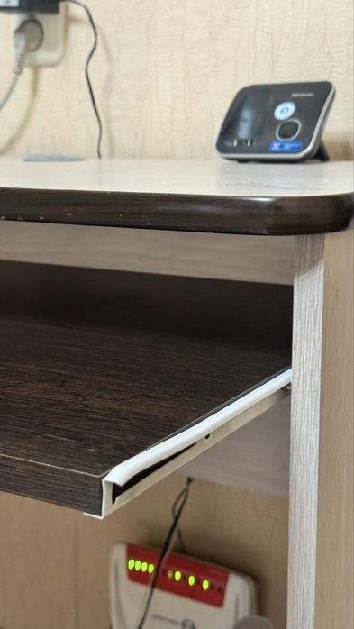 рабочий/компьютерный стол