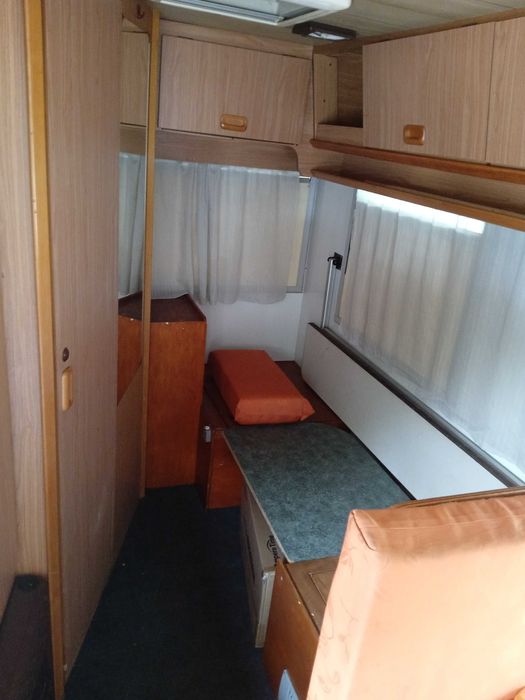 Кемпер/ЛИМУЗИНА под Наем,Коли,Кабрио,Бусове,Лодка,Пътна помощ,Джип