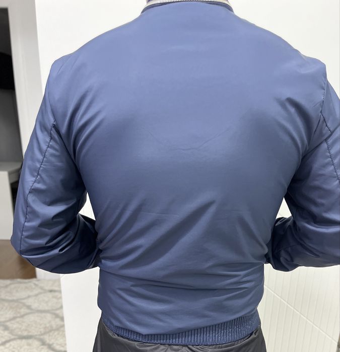 Продам новую куртку