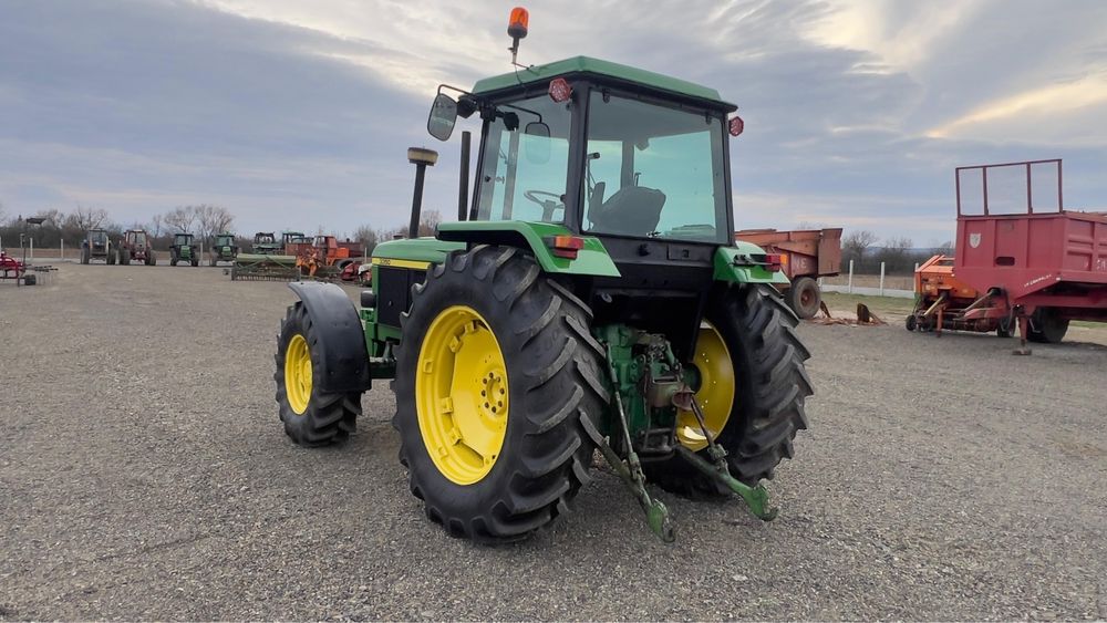 Tractor John Deere 3350