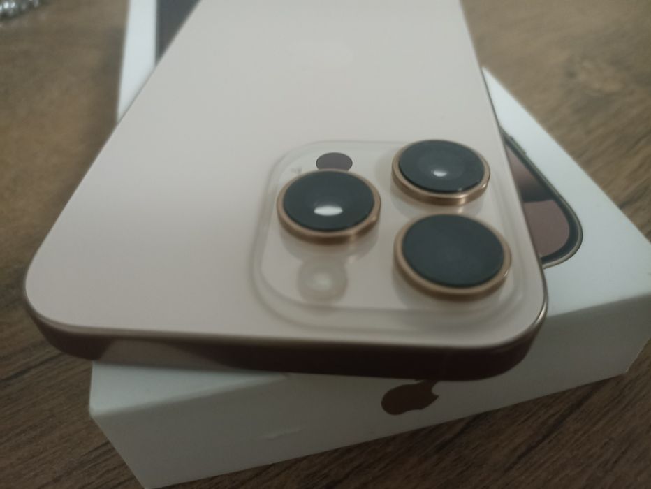 iPhone 16 Pro Max Gold impecabil