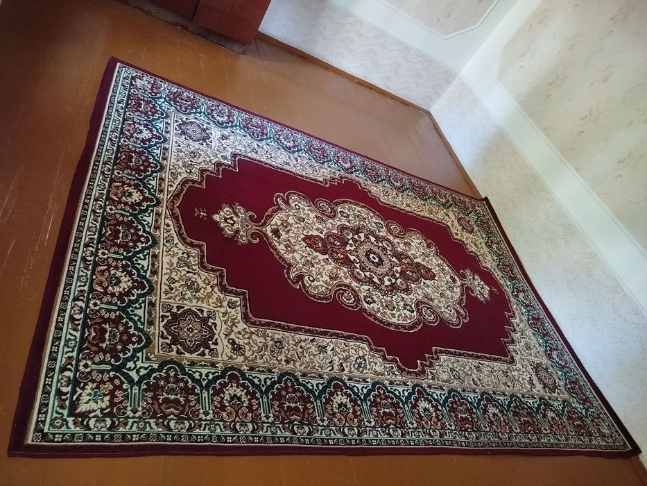 Gilam sotiladi holati yaxshi