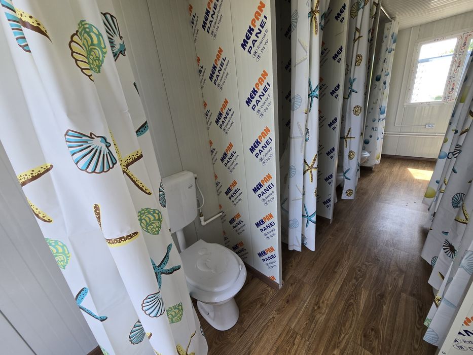 Vand container modular cu grup sanitar cadite de dus,wc,chiuvetă,boiler,organizare de santier
