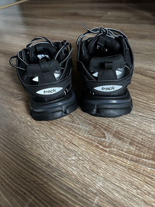 Balenciaga track triple black