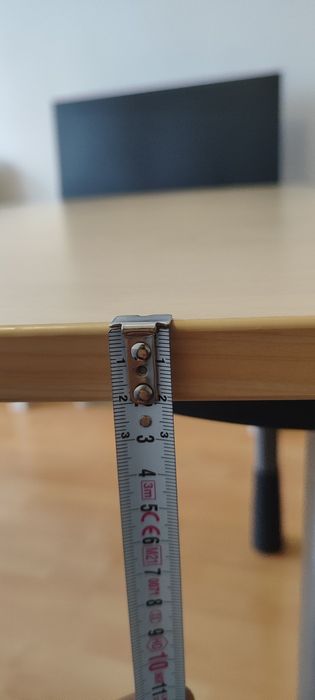 Офис бюро Kinnarps с регулируема височина