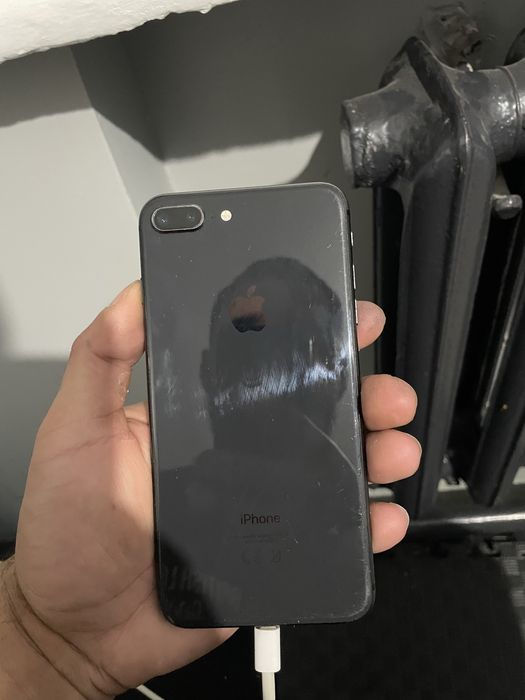 Продам Iphone 8 pluse