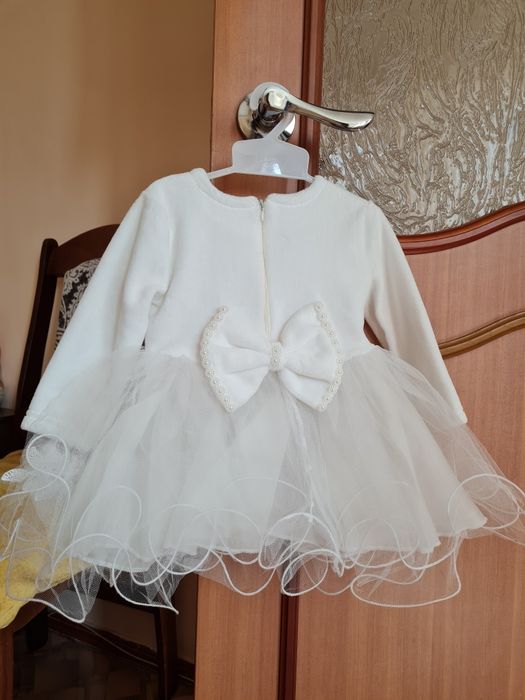 Продается новое детское нарядное платье