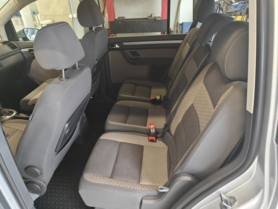 Vând vw  cross touran 7locuri  1.4 tsi  cutie viteze automată