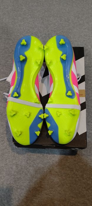 Ghete fotbal adidas predator