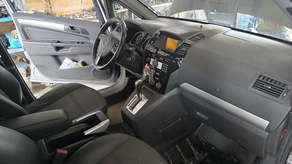 Opel Zafira B на части  2.2  бензин