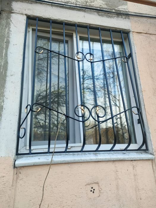 Решетки двери металлические