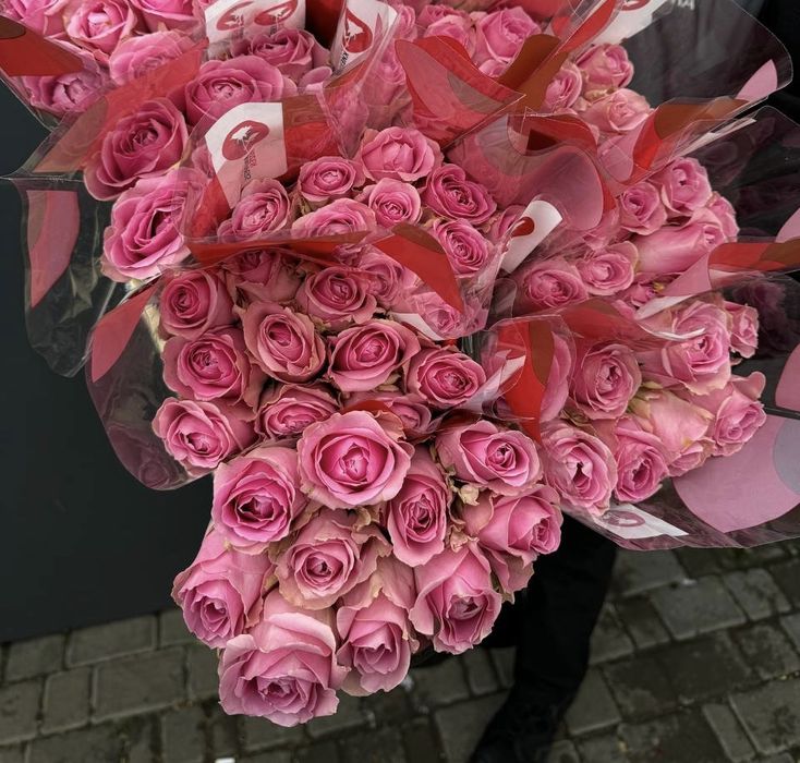 Тюльпаны оптом,букет цветов,букет роз,пионы