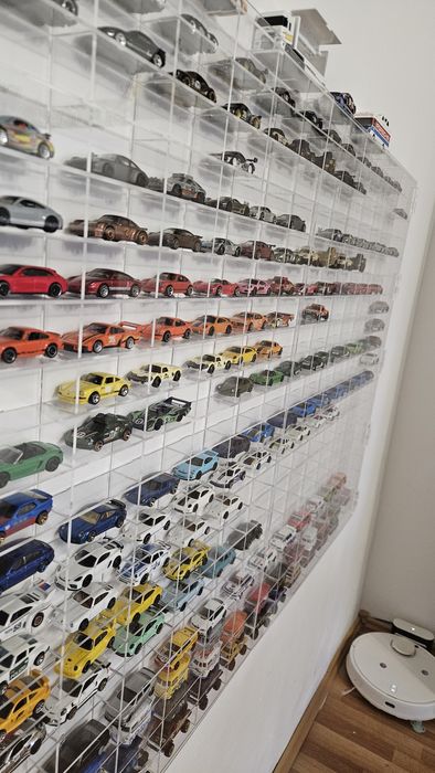 Raft din plexi pentru hotwheels  cu 280 locuri cu 2 usi