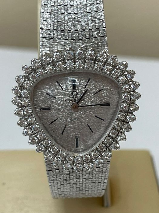 Ceas Omega cu pietre prețioase Aur 14K Amanet BKG