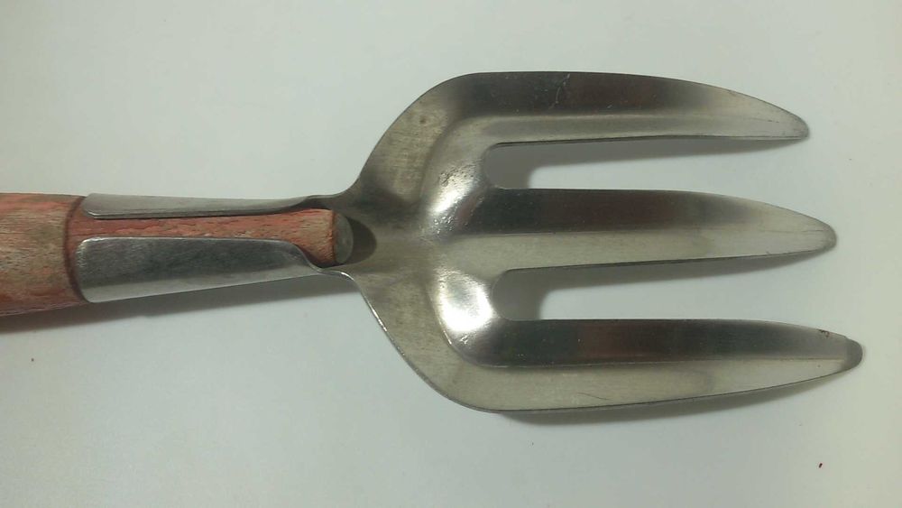 3 ретро градински инструмента