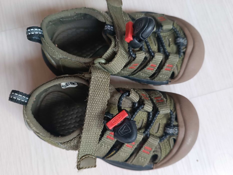 Обувки Биомеханикс и Кла, Колев и Колев