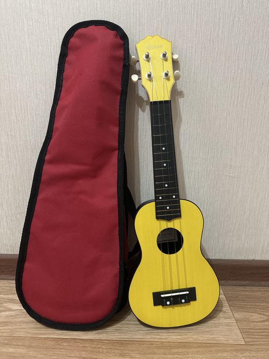 Укулеле с чехлом + подарок