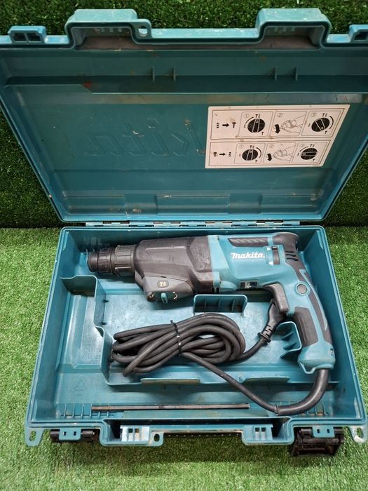 Перфоратор на Makita HR2610