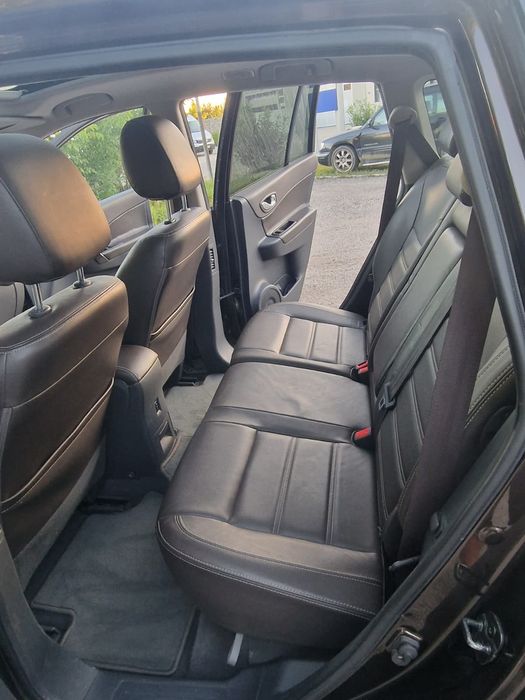 Renault Koleos 2.0
- scaun reglabil, cu funcție de încălzire pentru șo