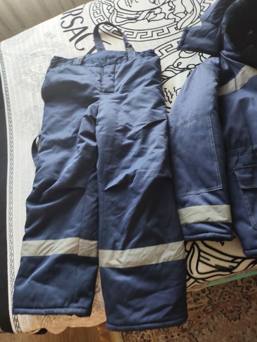 Продам спец одежду,роба с ботинками 52-54