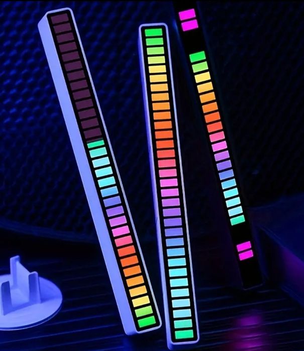 Lampa LED RGB controlate prin muzica