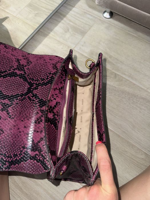 Нова чанта Guess