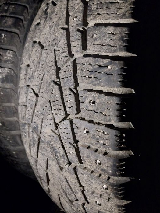 2 шины Cordiant 215 55 R16.