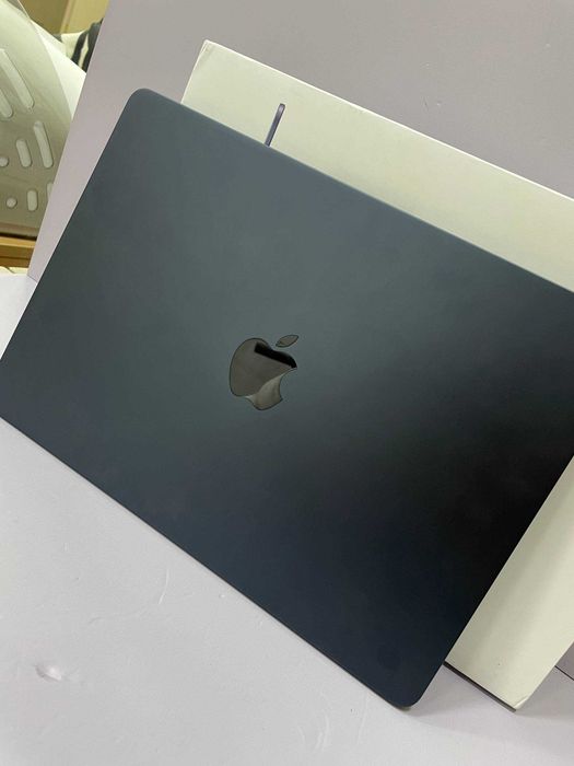 MacBook Air M2 13-inch 8/256,  2022