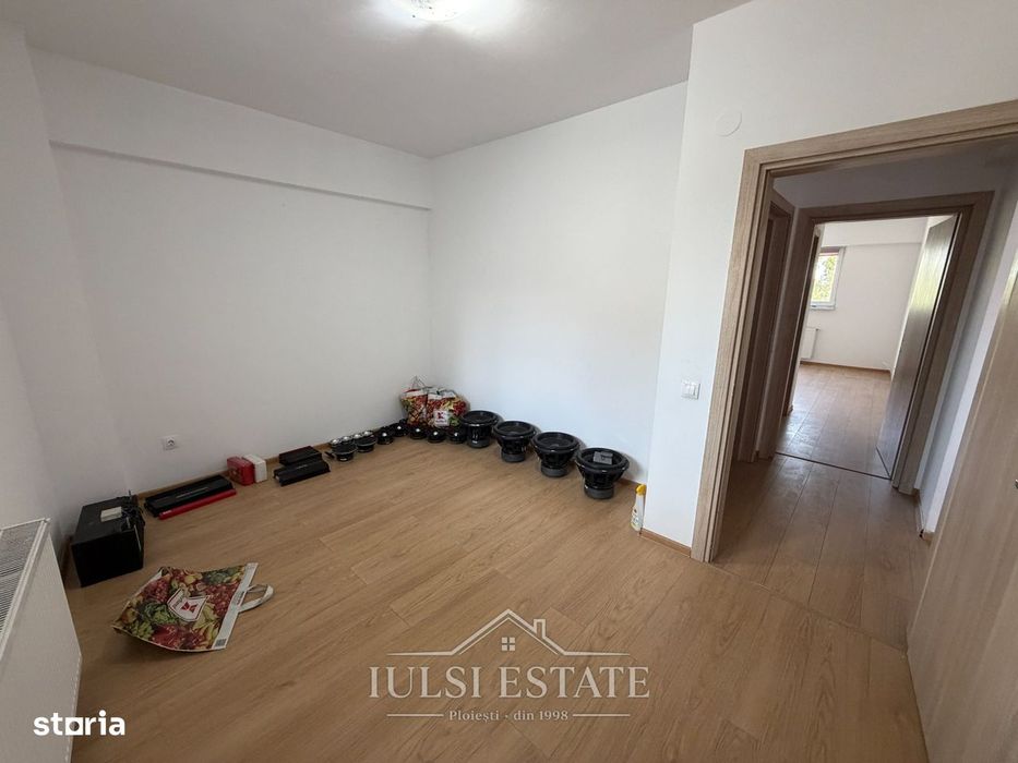 Apartament 3 camere etaj 1 Loc Parcare Inclus zona 9 Mai
