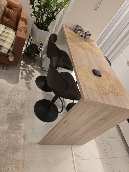 Vand scaune bar achizitionate din Mobexpert