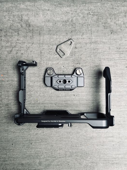 Продавам Falcam cage за FX3/FX30 + аксесоари smallrig