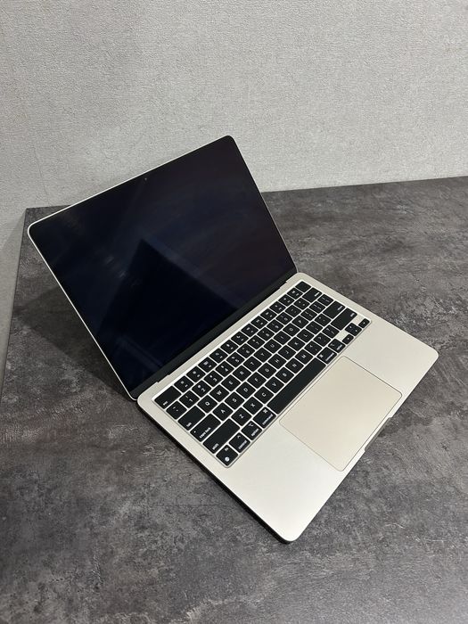 MacBook Air (M2, 2022 г.)