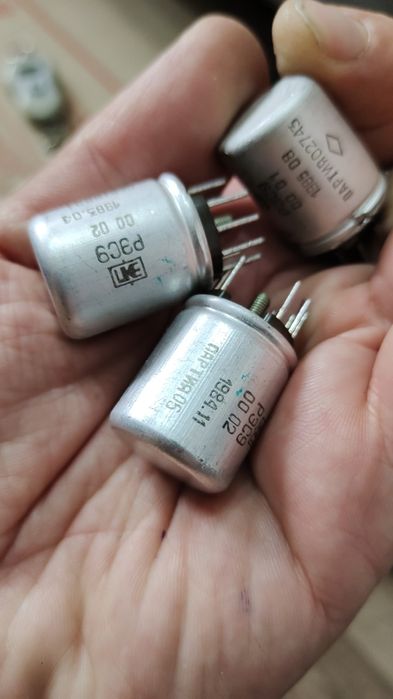 Платы от компьютеров , радиодетали.