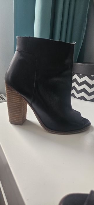 Sandale tip botine piele