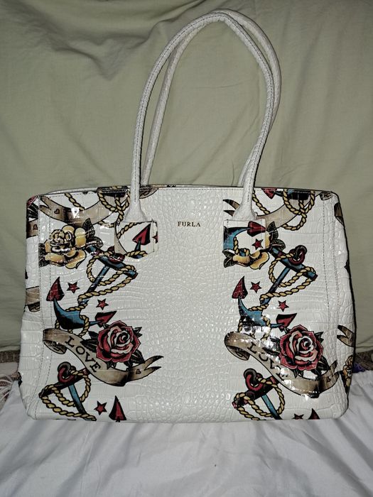 Продавам нова чанта на Furla