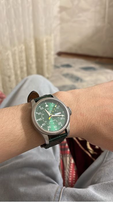 Часы Seiko зеленые
