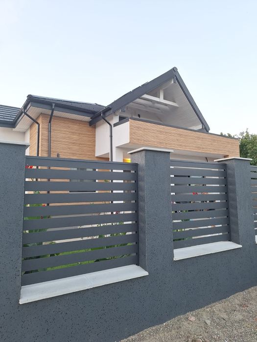 Garduri și porți din tablă zincată/jaluzea – stil contemporan