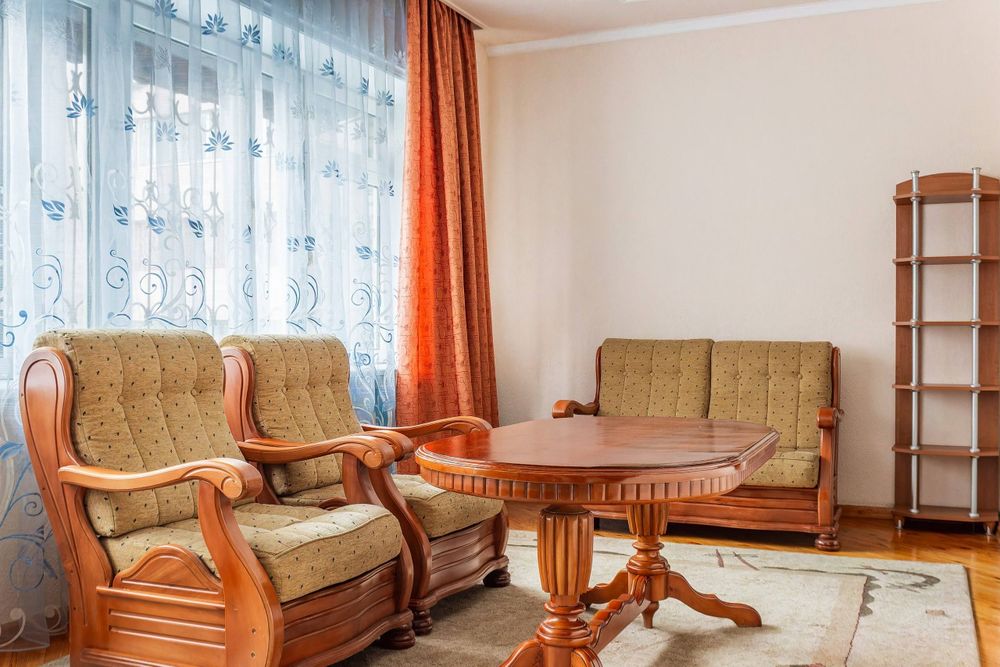 Мирабадский: Жк "Gabus" Ор-р: Ойбек  4/2/8/ 278кв.м в хорошем ремонтом