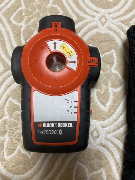 Лазерен нивелир автоматичен на 90 градуса 9 V BLACK&DECKER LZR5