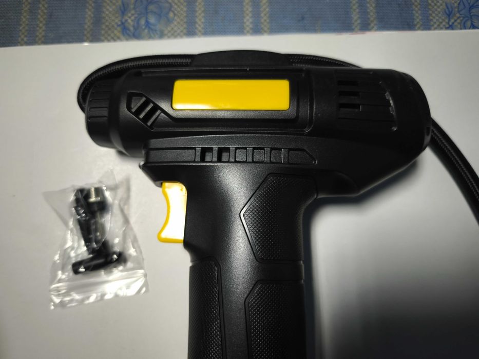 Compresor auto 12 V tip pistol