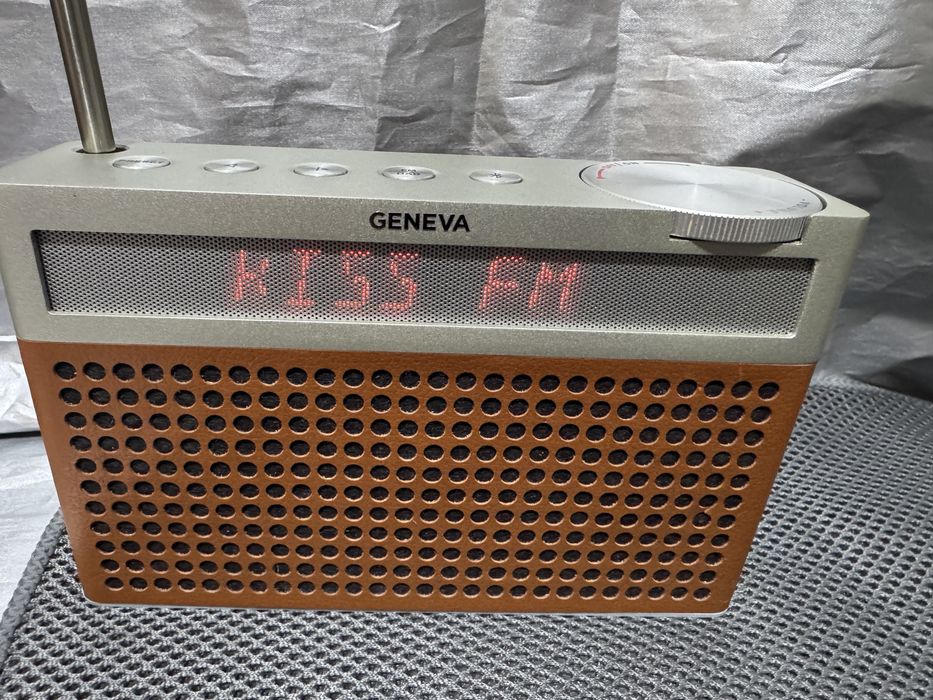 Boxa Geneva Touring/S+ DAB+, FM, Bluetooth