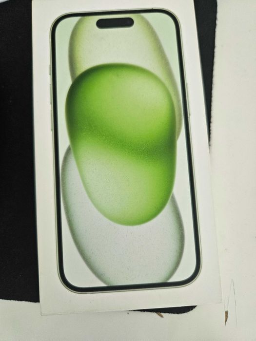 Телефон IPhone 15