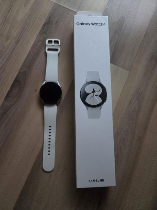 Часовник SAMSUNG