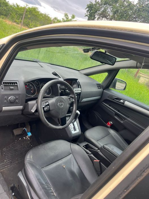 Dezmembrez opel zafira 2010  1.9d 120 cp  automat