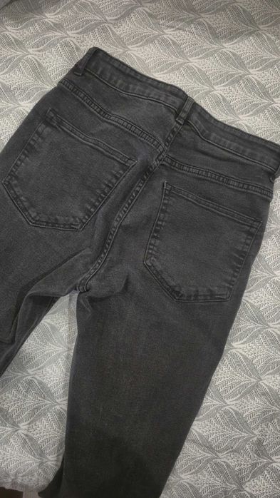 H&M Еластични дънки с висока талия