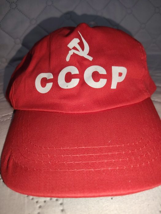 Нови шапки с козирка